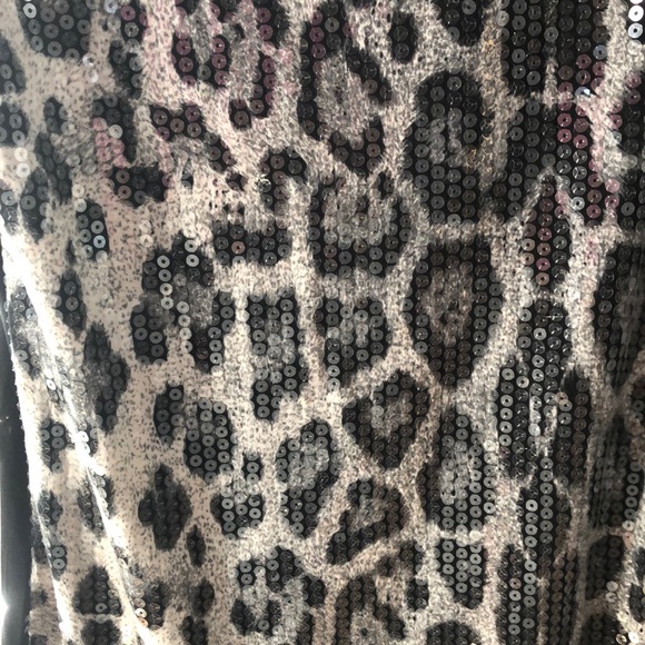 Women’s sequinned b&w cheetah print dress - Picture 2 of 4
